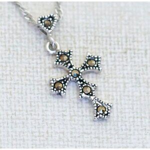 18 inch, Vintage Silver Tone Intricate Stylized Cross Necklace - J1